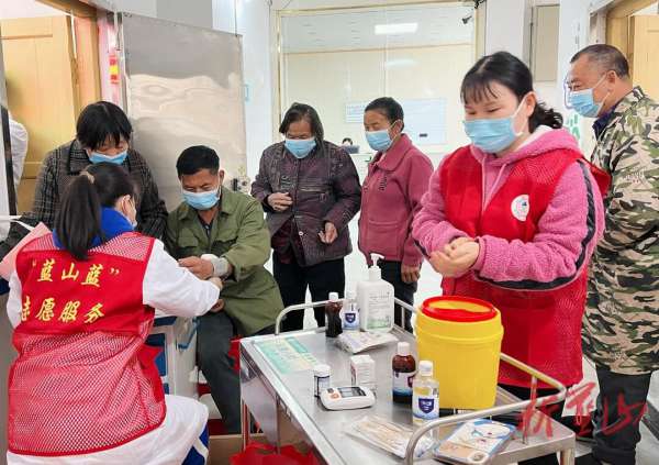 蓝山县中心医院开展新时代文明实践志愿服务活动