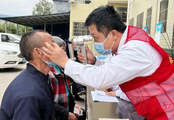 蓝山县中心医院开展新时代文明实践志愿服务活动